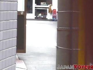 Pissing von Studio Kink.com Voyeur Japan TV voyeur outdoor video des Wasserlassens mit heißen japanischen Babes
